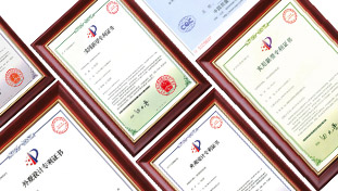 金品泉產(chǎn)品擁有國(guó)家頒發(fā)的衛(wèi)生批件、外觀(guān)設(shè)計(jì)專(zhuān)利、材質(zhì)ROHS（環(huán)保）合格證書(shū)以及12365防偽等相關(guān)證書(shū)，保證代理商安全、放心運(yùn)營(yíng)。